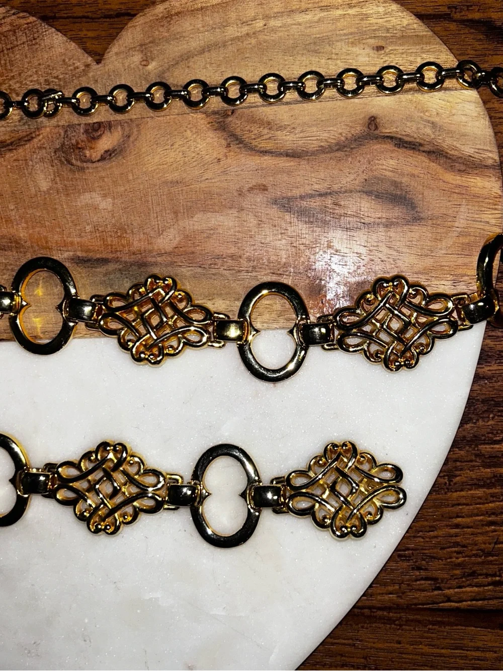 R ~ Vintage ~ Large ~ Gold Tone Chain Link Celtic Knot Design Belt